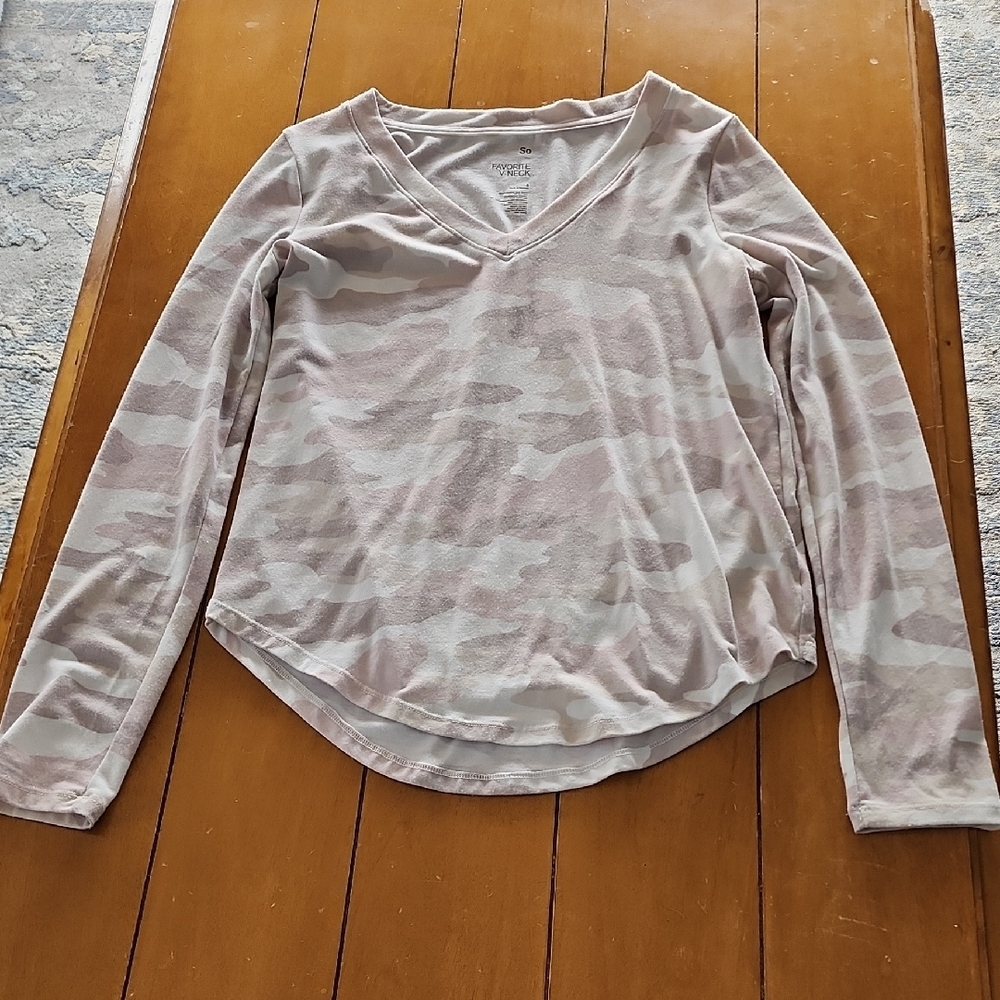V neck camo shirt